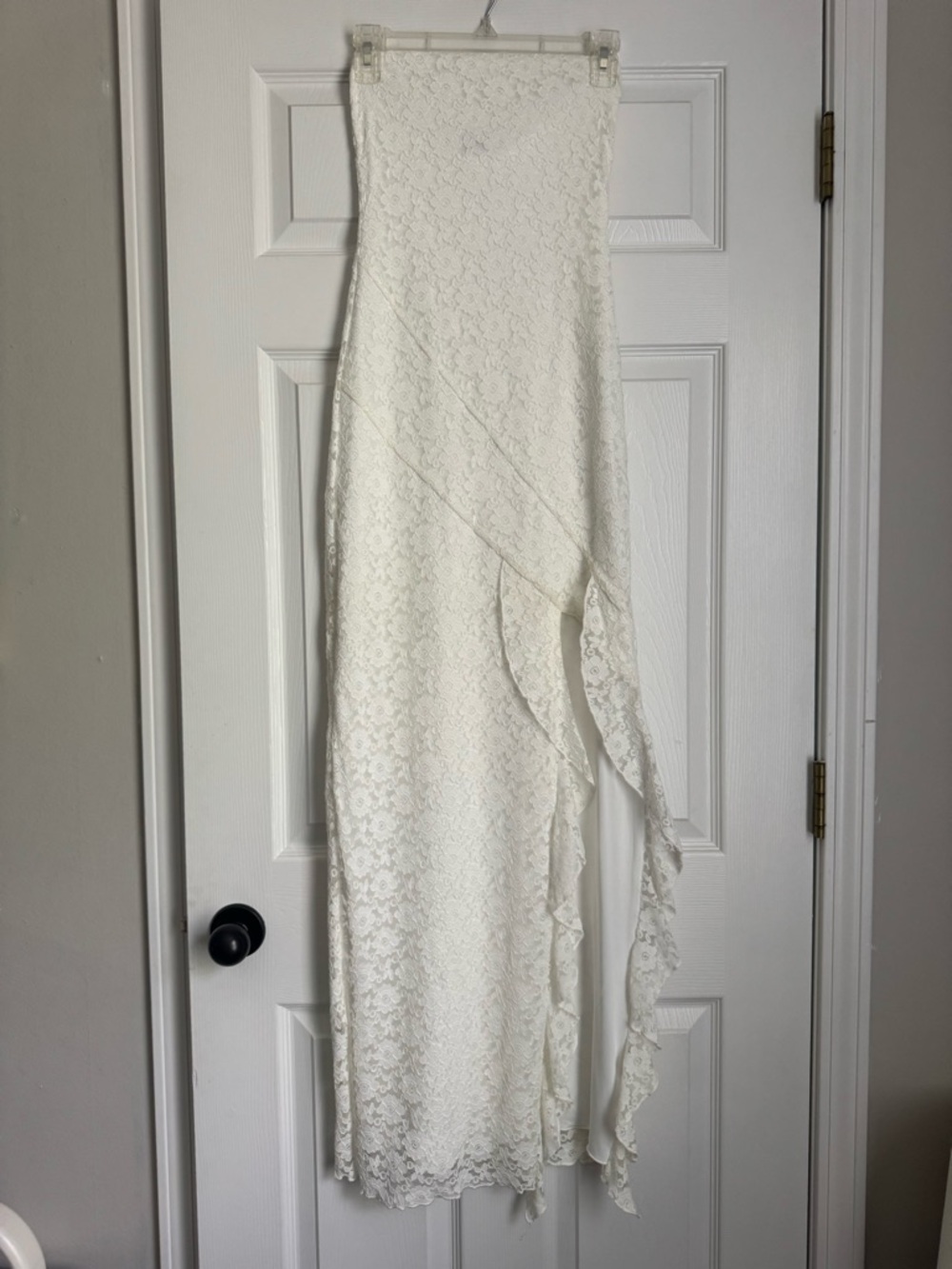 Tiger Mist Theo Lace Maxi Dress - White - Picture 2 of 4